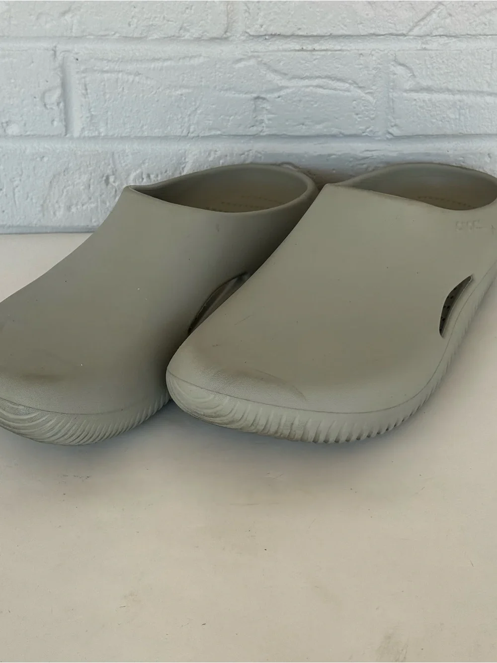Crocs Mellow Recovery Clogs Men's 12